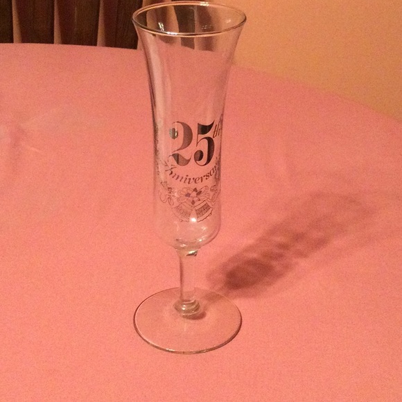 25th Wedding  Anniversary Vase - Picture 1 of 6